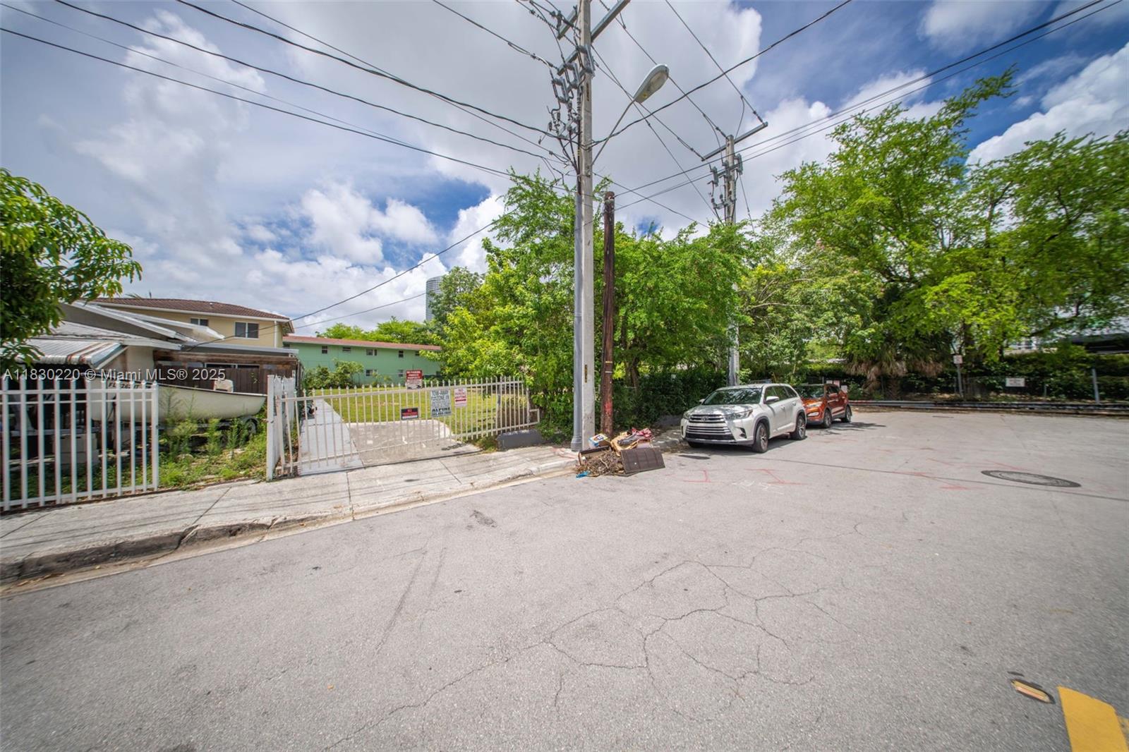 367 SW 11th St, Miami, Florida image 9
