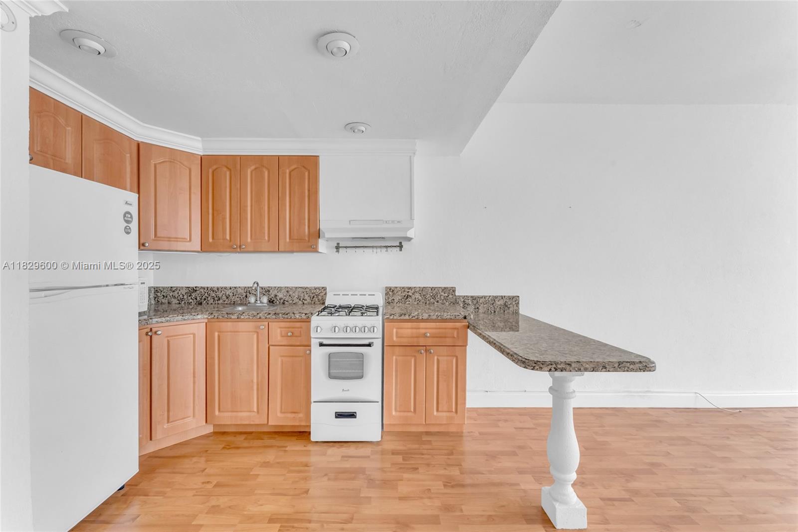 700 Biltmore Way #914, Coral Gables, Florida image 9