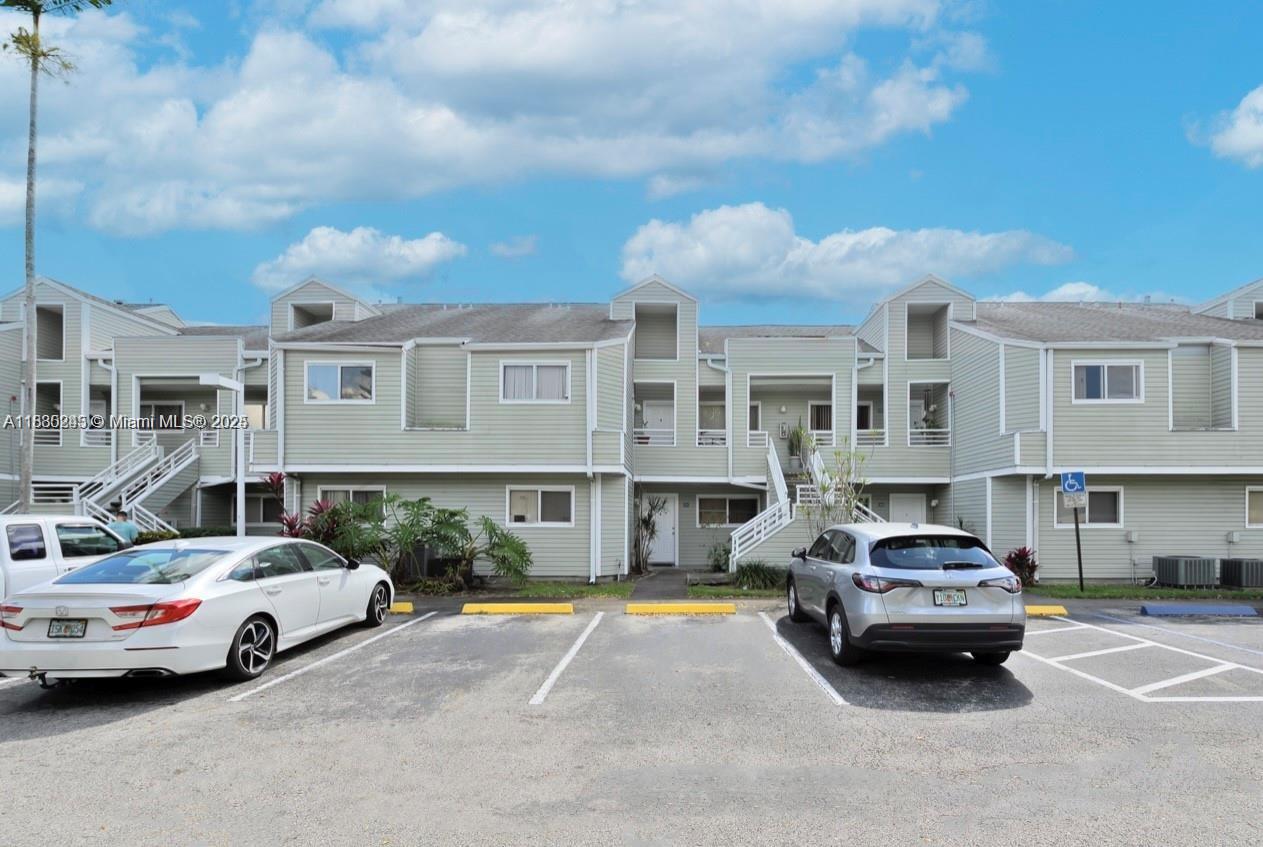 3453 NW 44th St #104, Oakland Park, Florida image 1