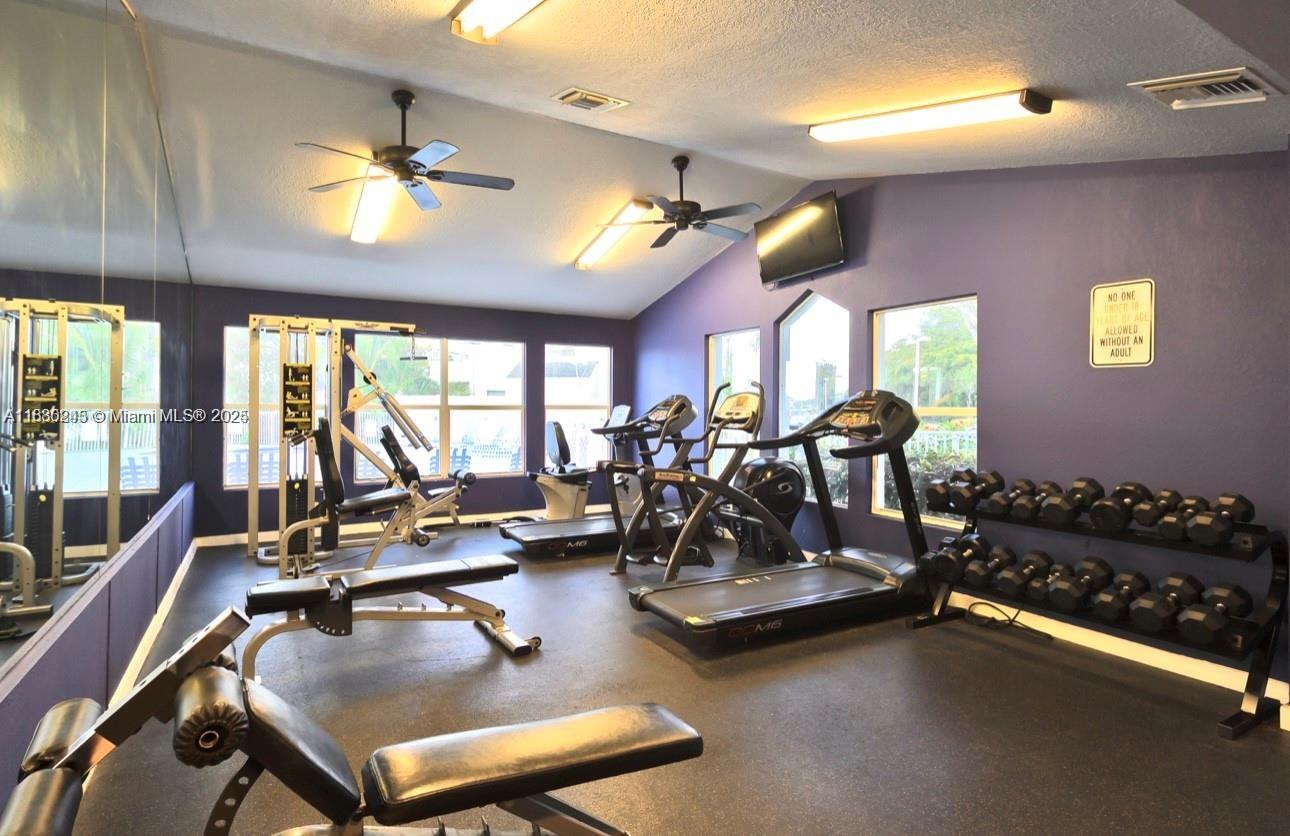 3453 NW 44th St #104, Oakland Park, Florida image 13