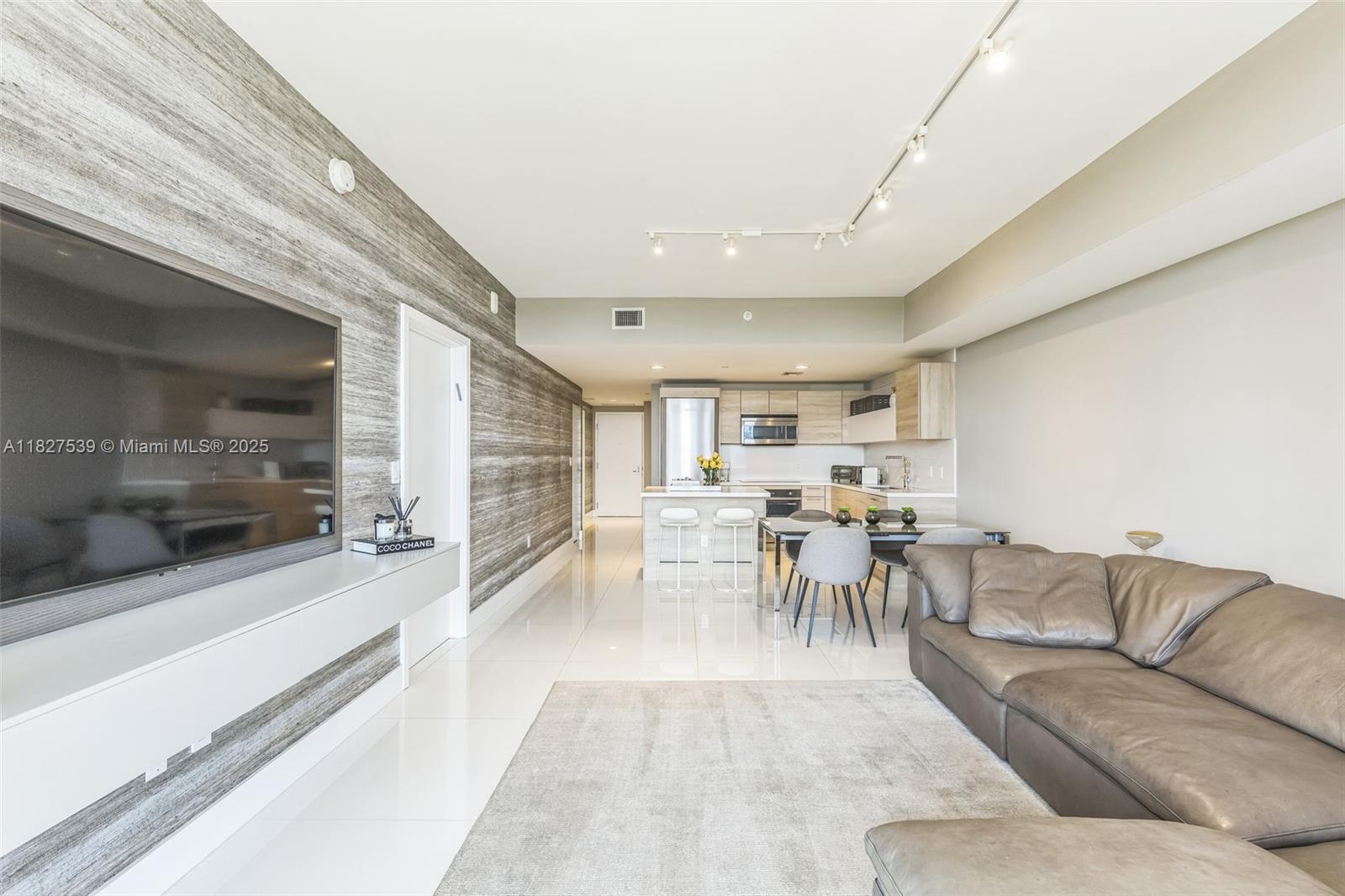 Residential, North Miami Beach, Florida image 5