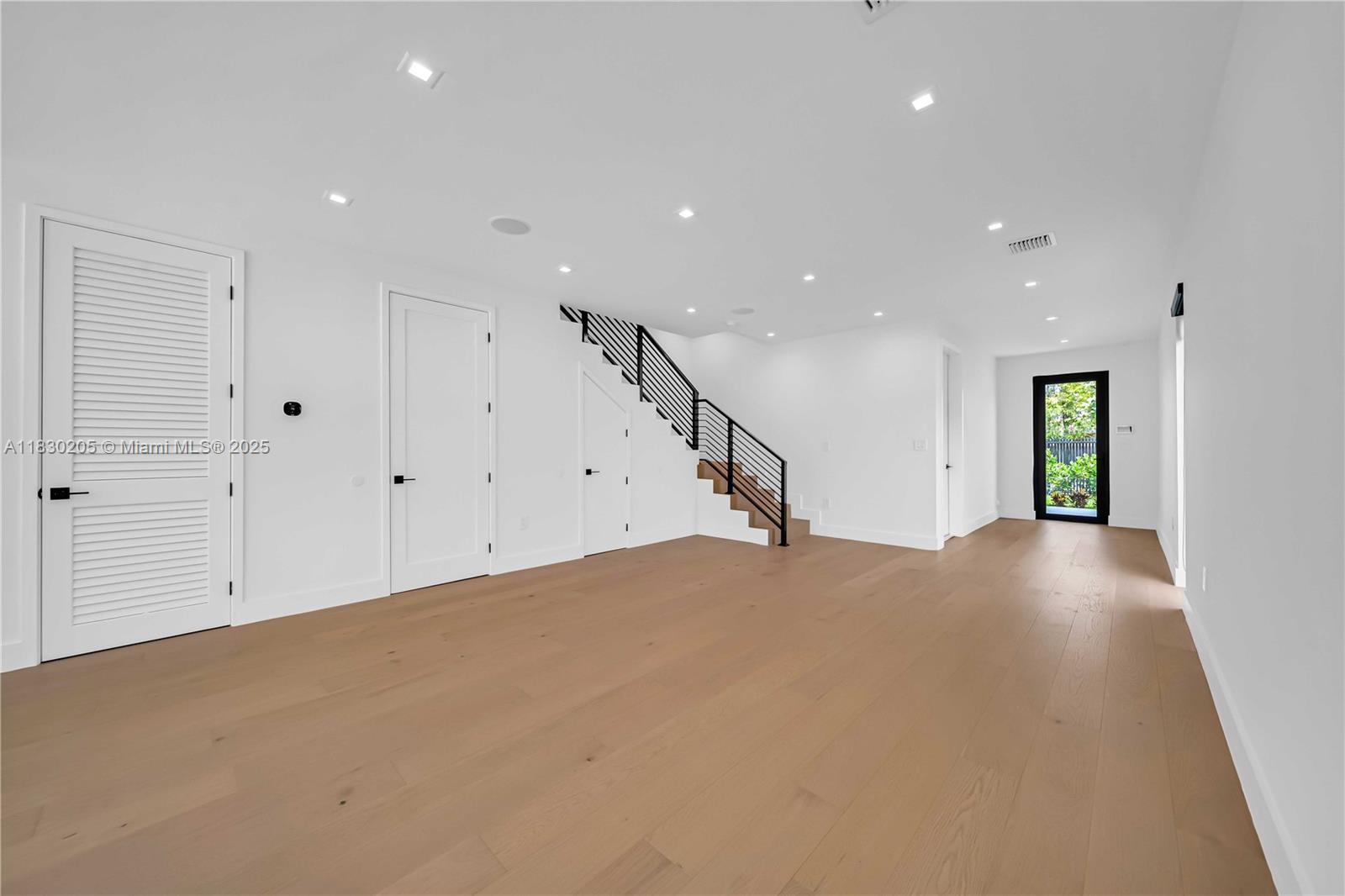 Property photo # 9