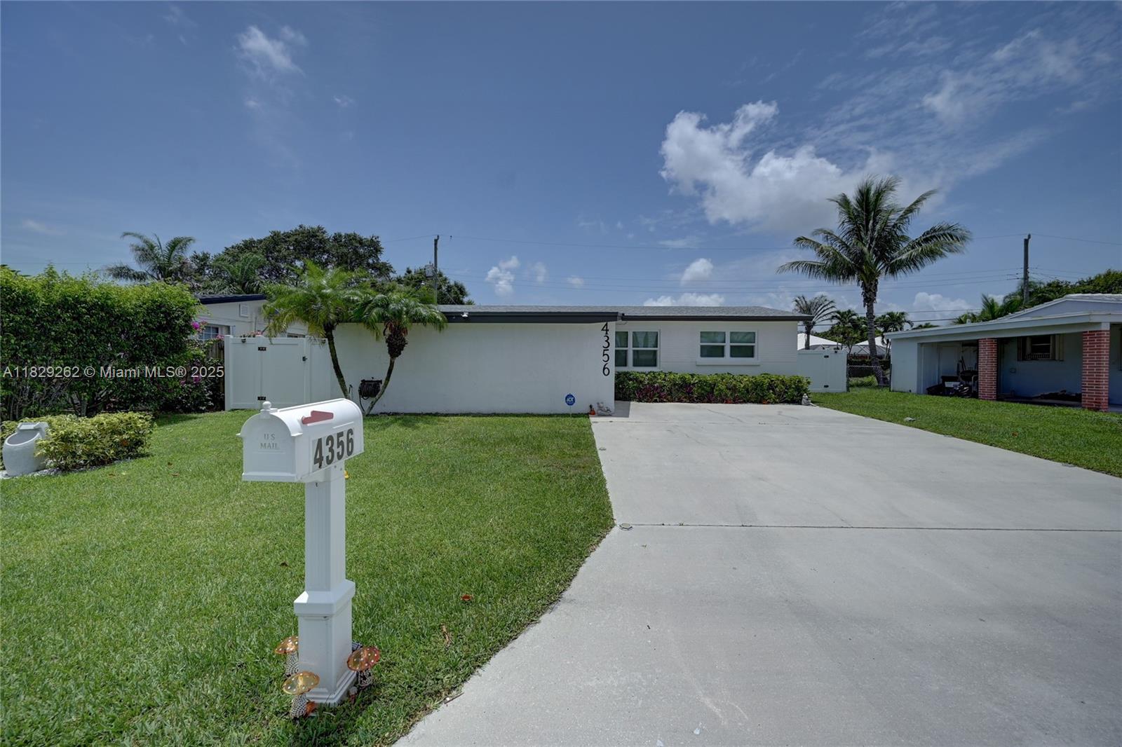 4356 S Mary Cir, Palm Beach Gardens, Florida image 1