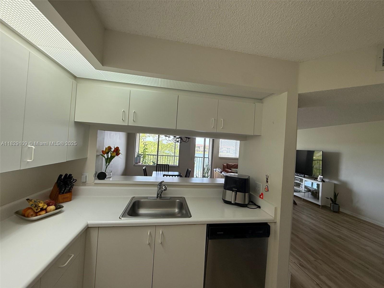 1400 SW 137th Ave #411F, Pembroke Pines, Florida image 12