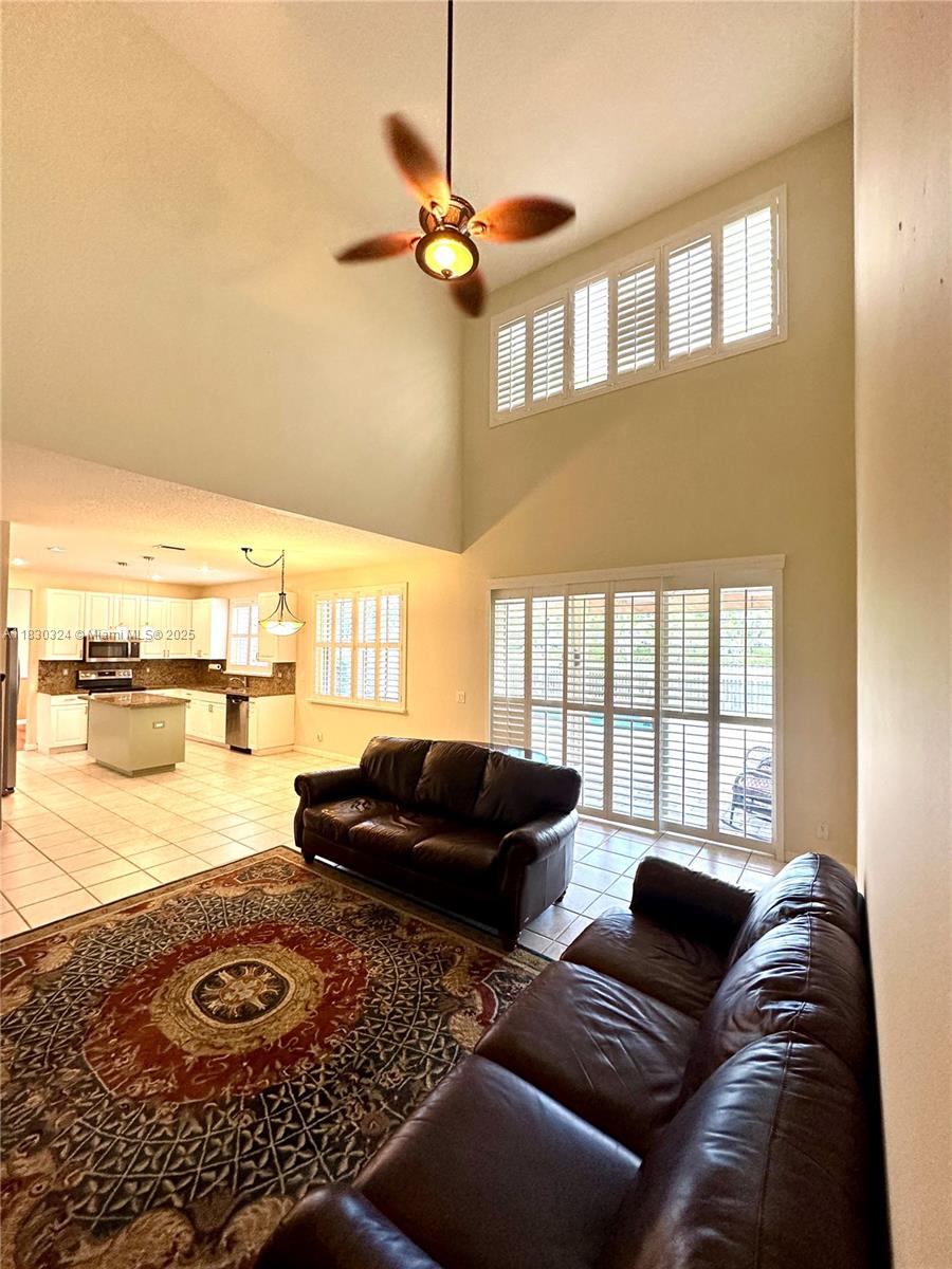 3844 Falcon Ridge Cir, Weston, Florida image 10