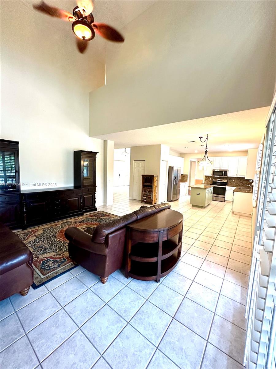 3844 Falcon Ridge Cir, Weston, Florida image 9