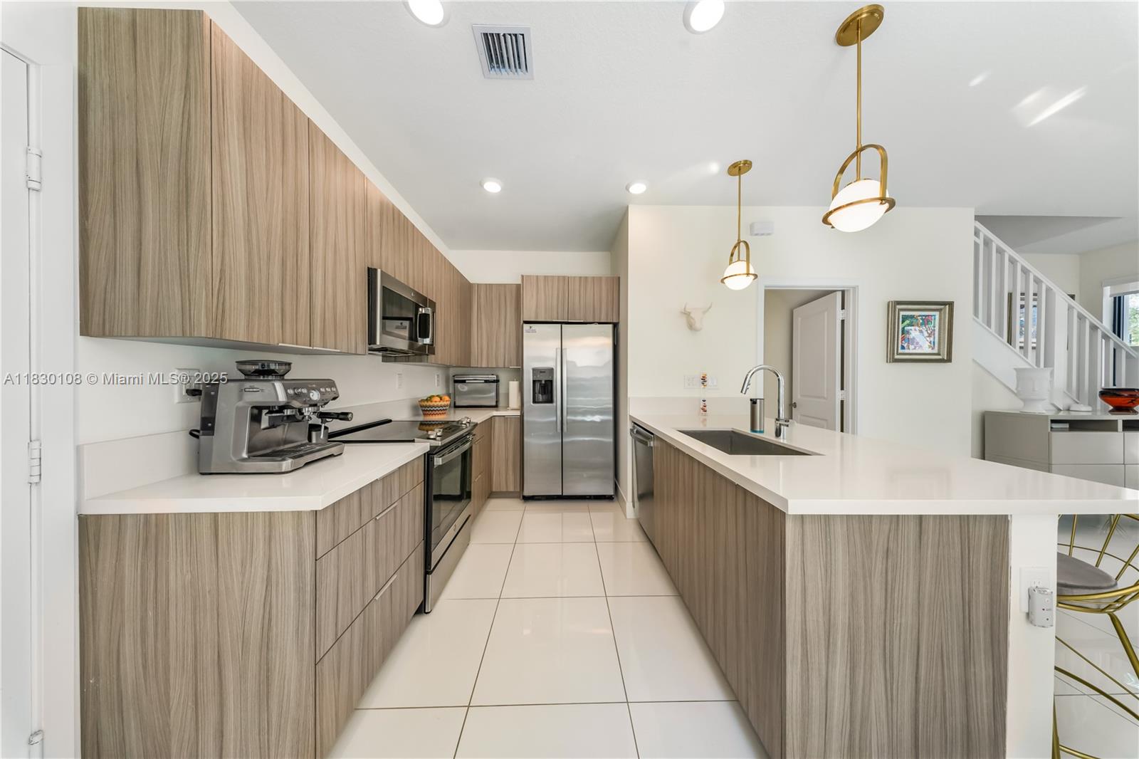 8368 Central Park Blvd, Doral, Florida image 10