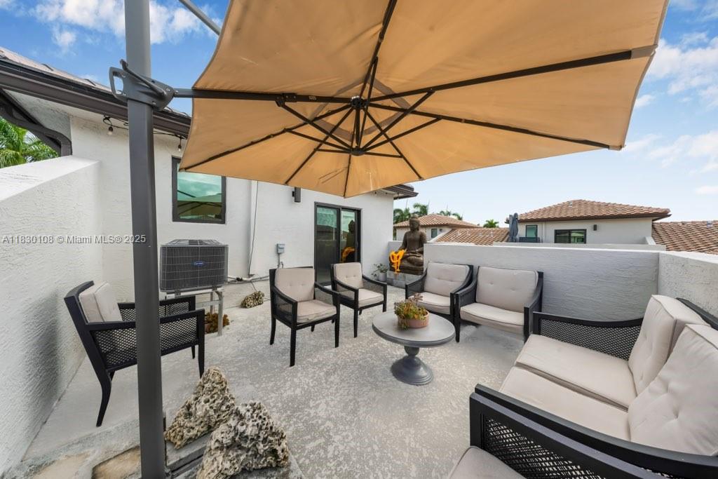 8368 Central Park Blvd, Doral, Florida image 40