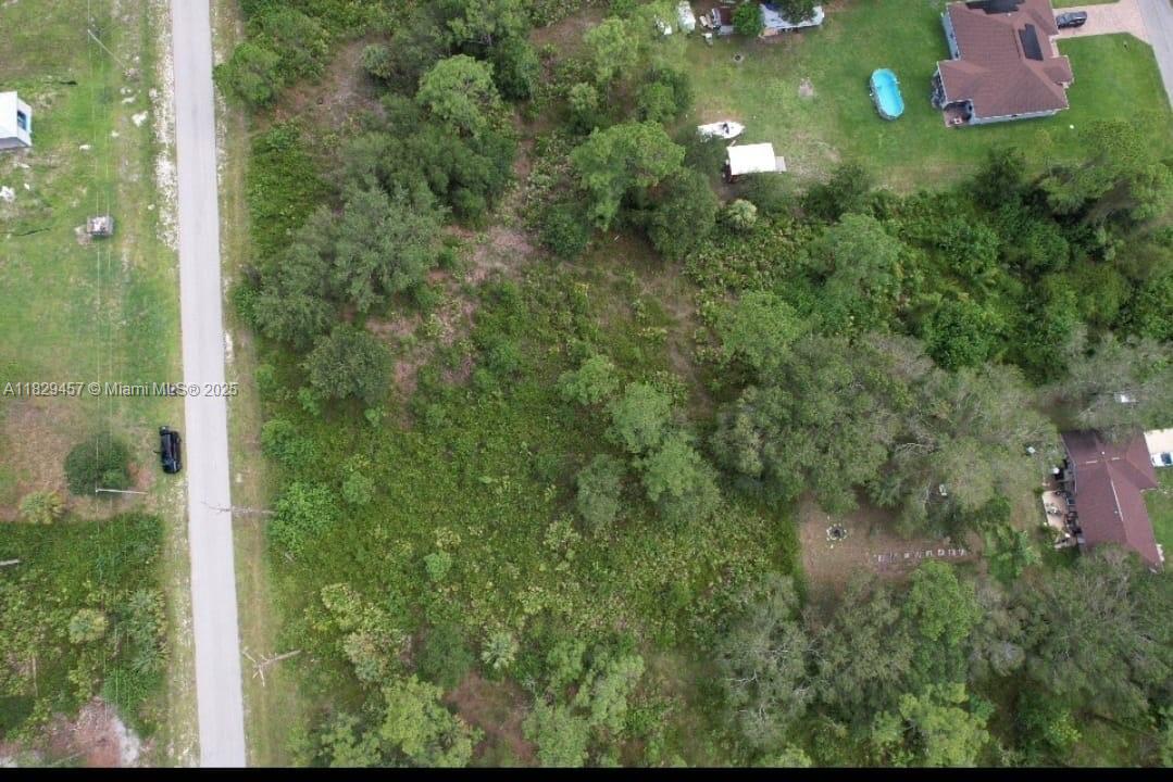 3400 NW 77th Ct, Doral, Florida image 2