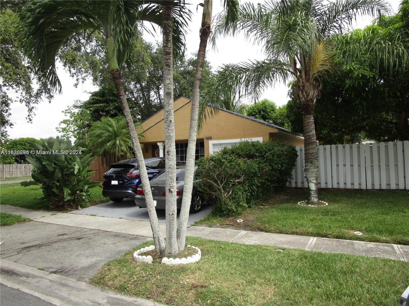 1490 SW 85th Ter, Pembroke Pines, Florida image 4