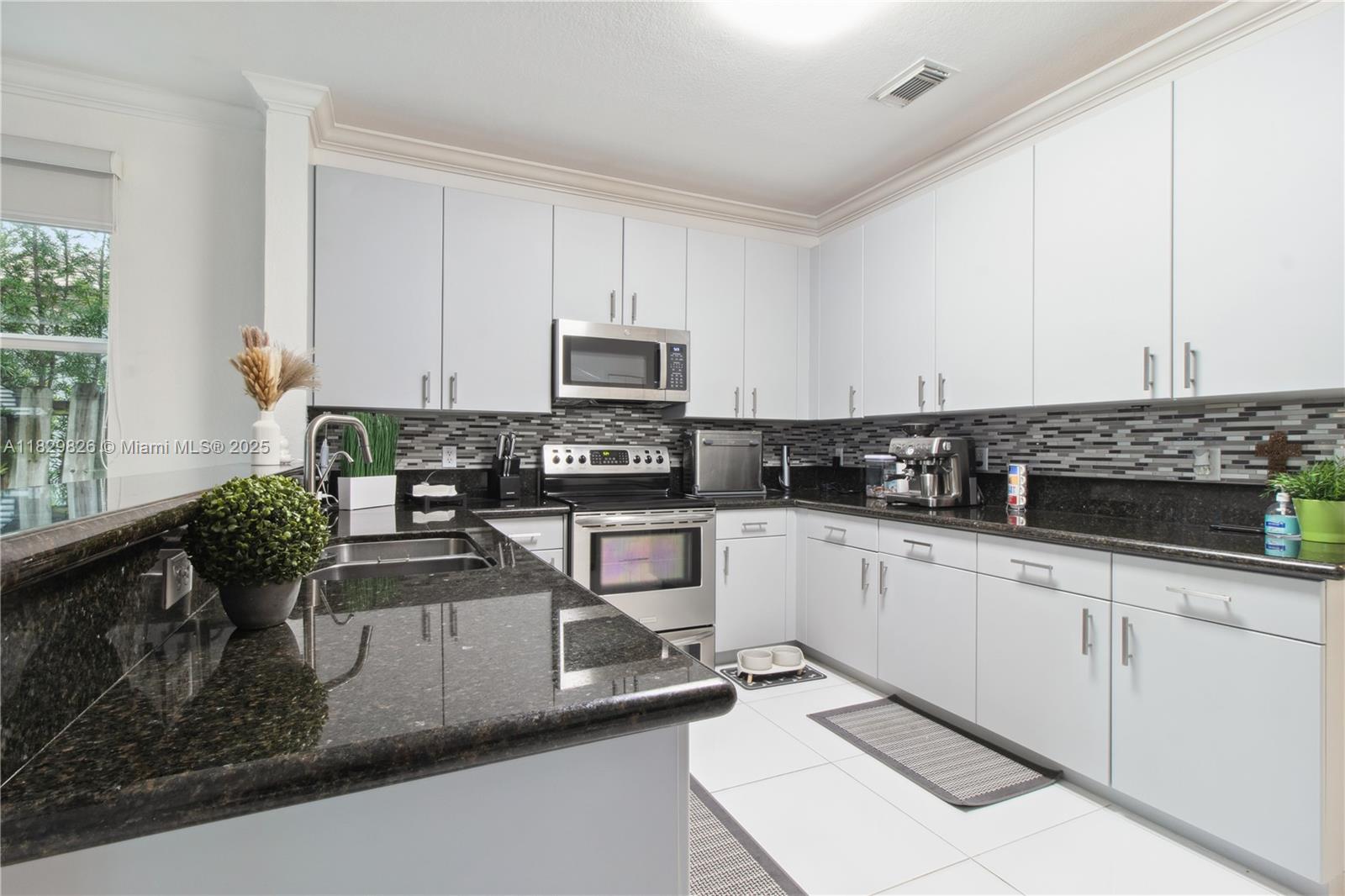 10101 SW 60th Ct, Pinecrest, Florida image 15
