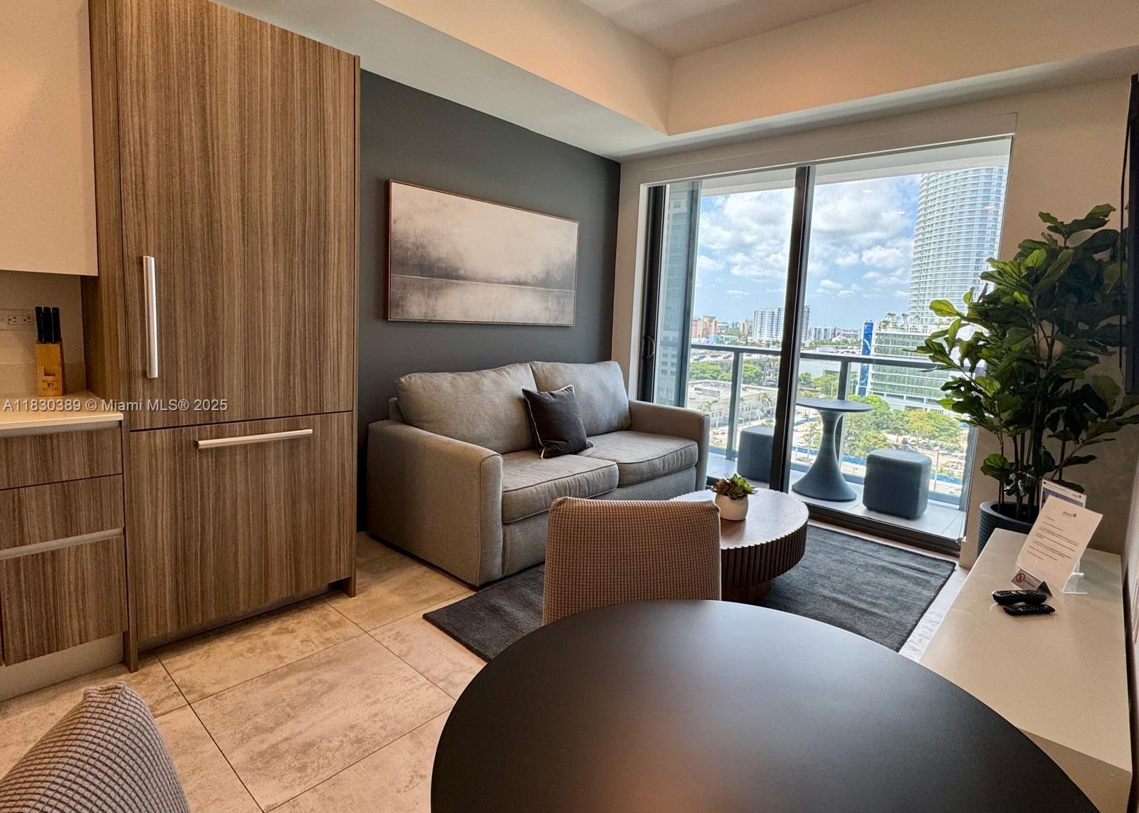 239 SW 9th St #1604, Miami, Florida image 1