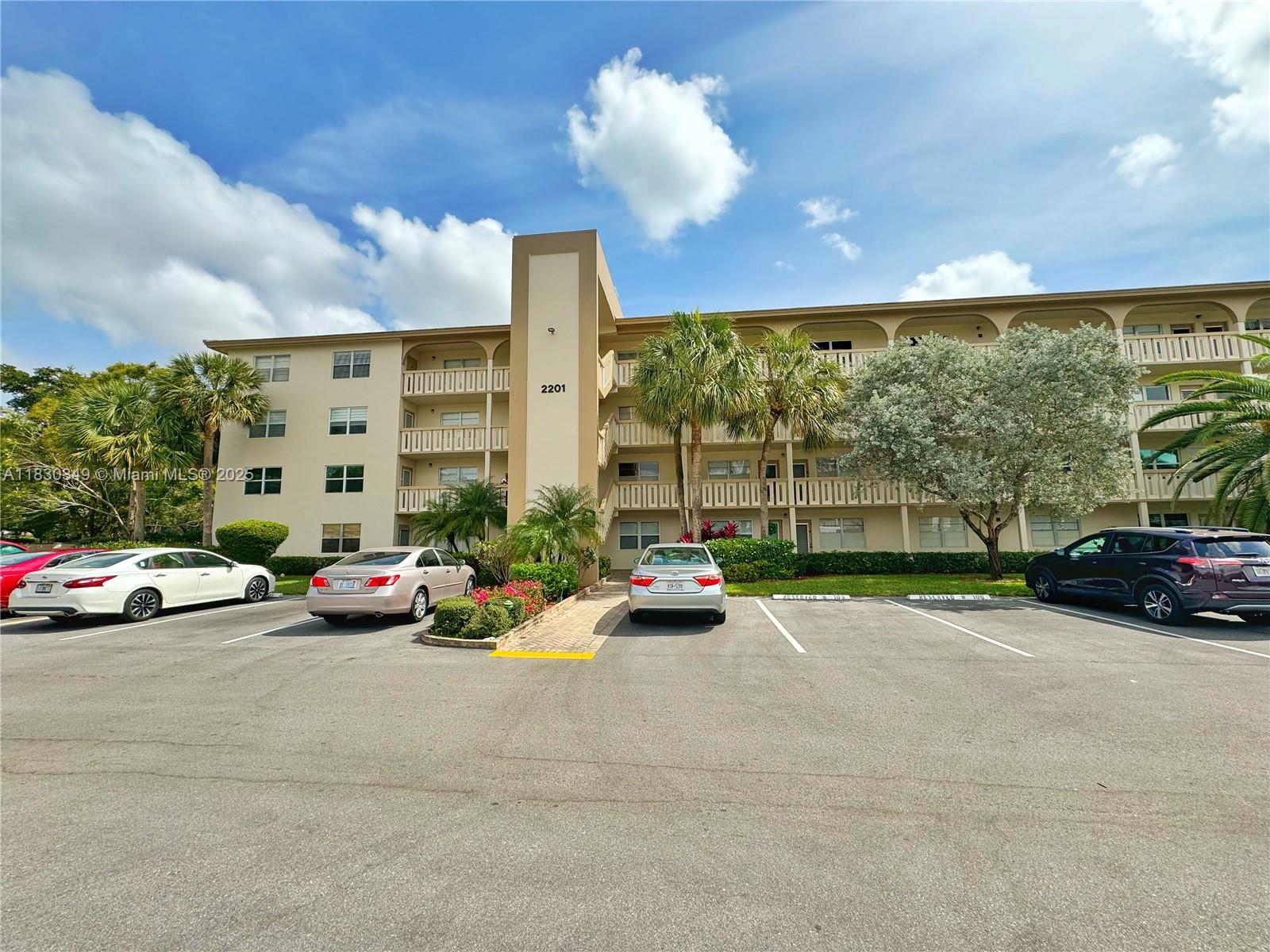 2201 Lucaya Bnd #D2, Coconut Creek, Florida image 3