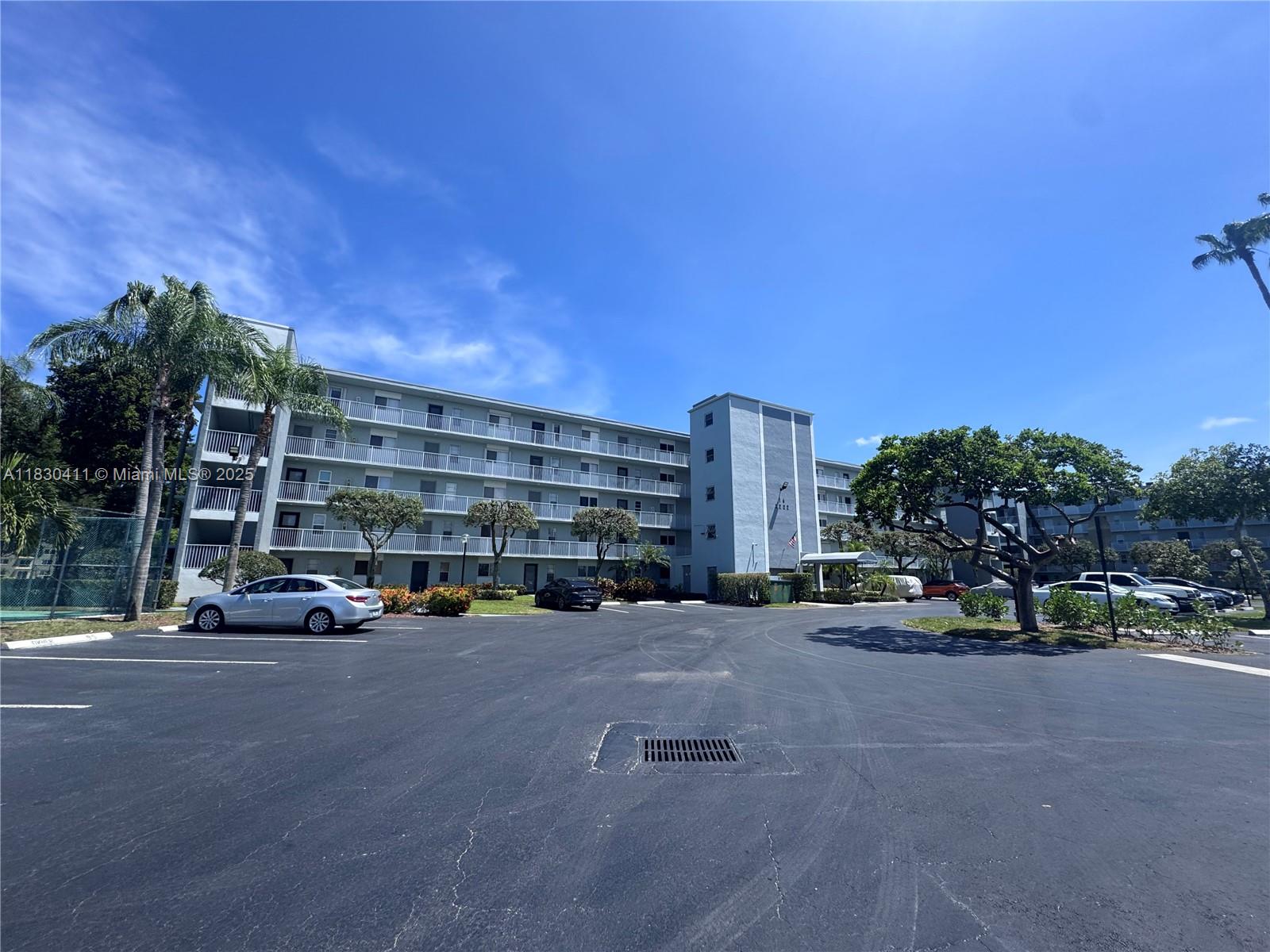 2228 N Cypress Bend Dr #407, Pompano Beach, Florida image 1