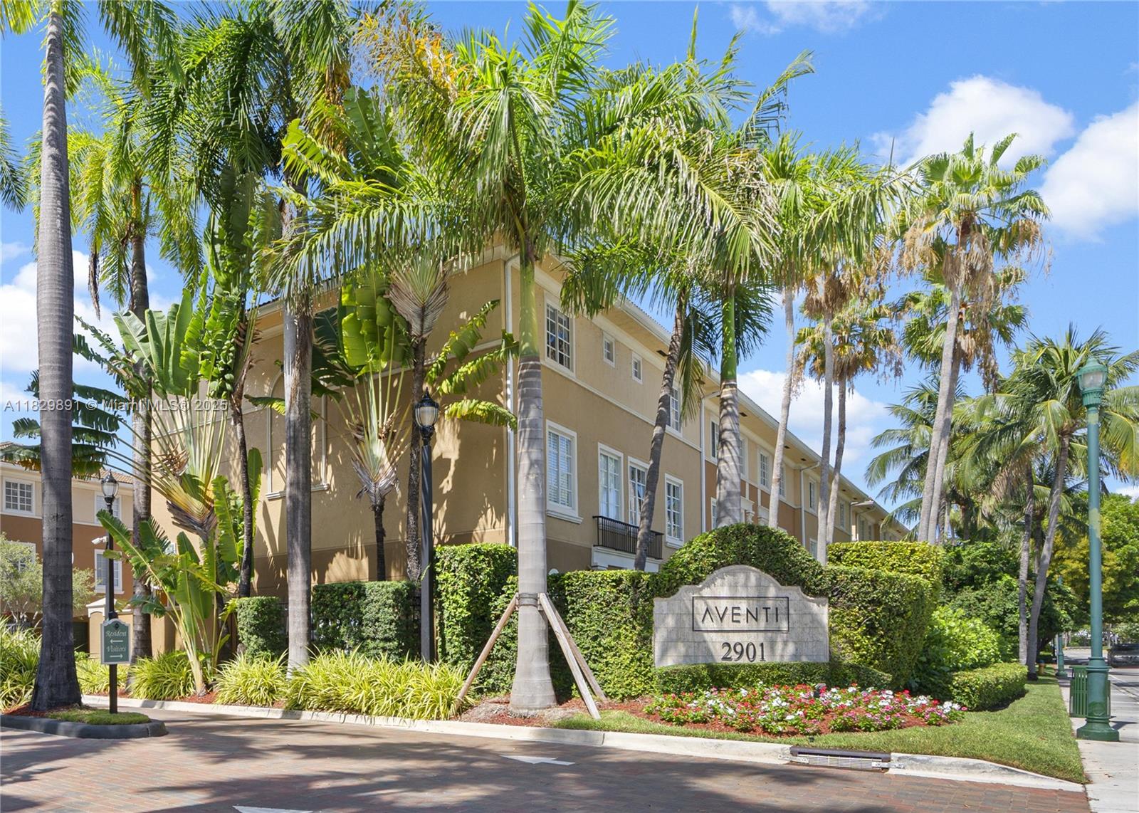 2811 NE 185th St #804, Aventura, Florida image 1