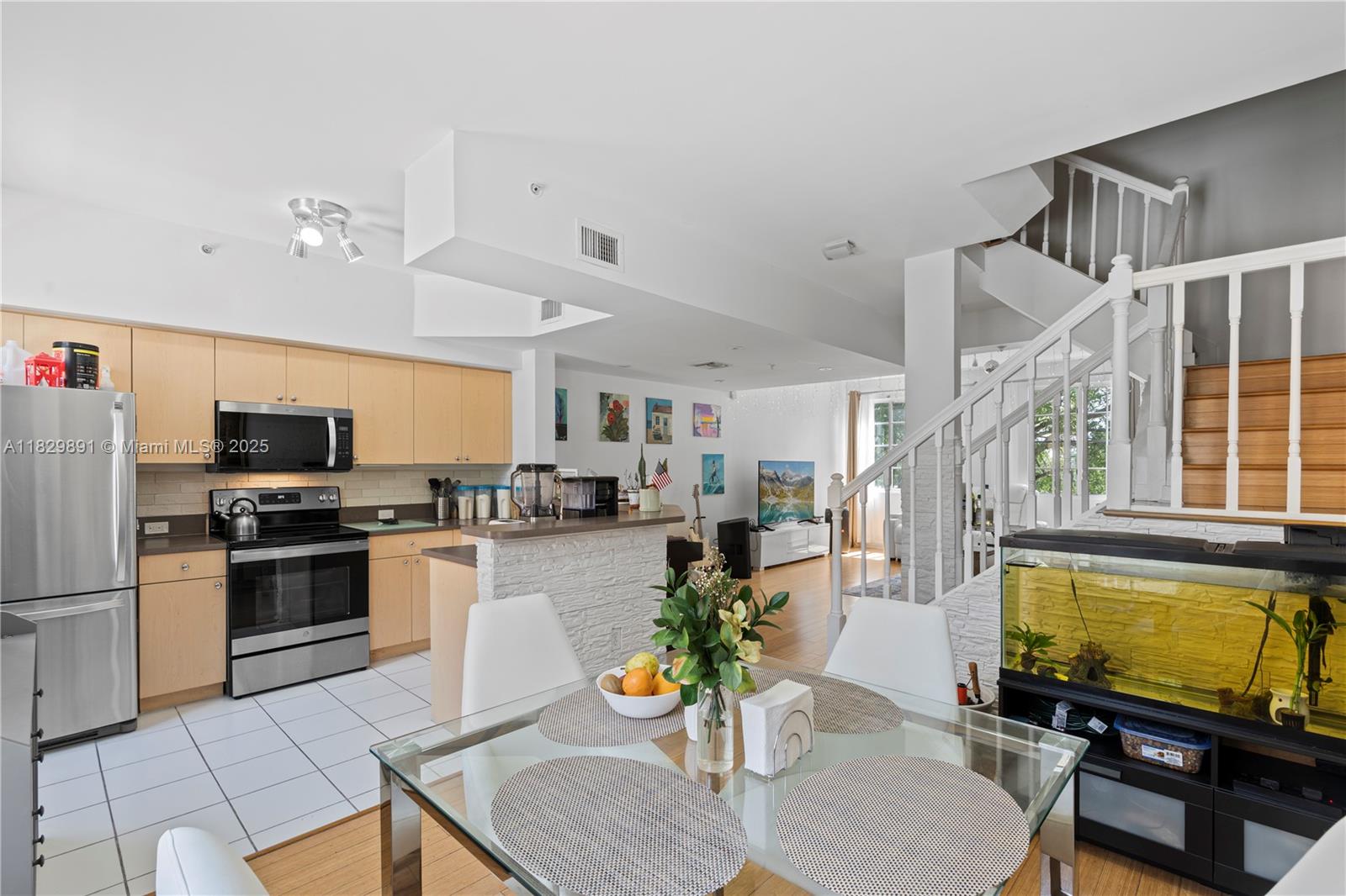2811 NE 185th St #804, Aventura, Florida image 11