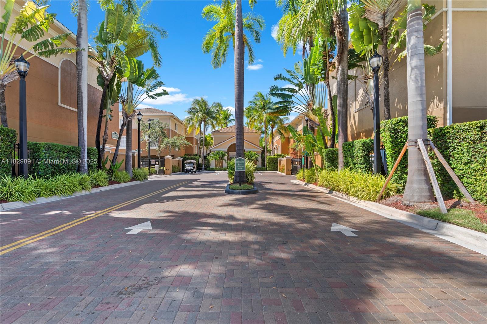 2811 NE 185th St #804, Aventura, Florida image 31