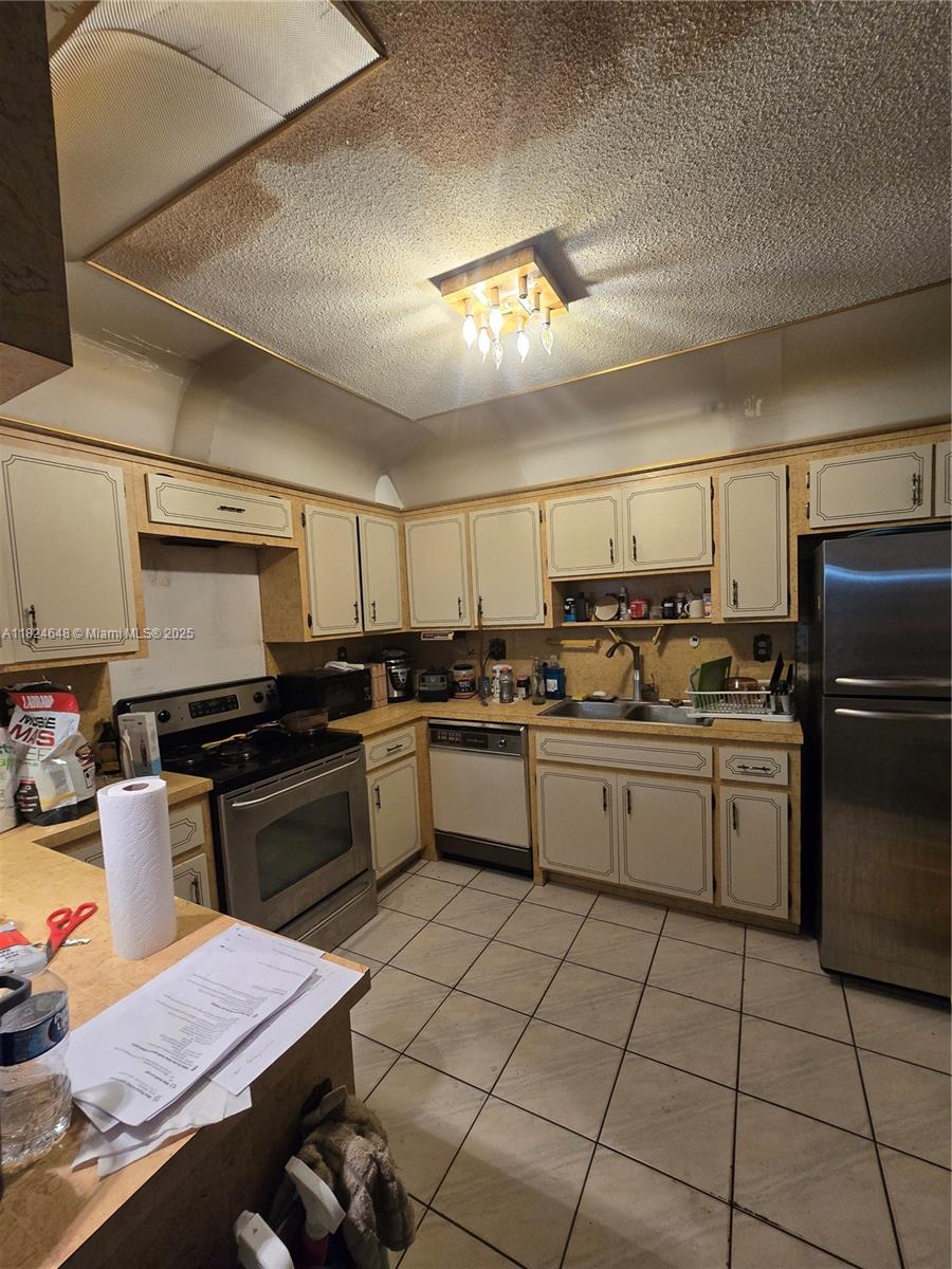 6510 Moseley St, Hollywood, Florida image 11