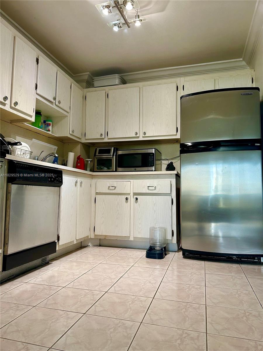 Property photo # 6