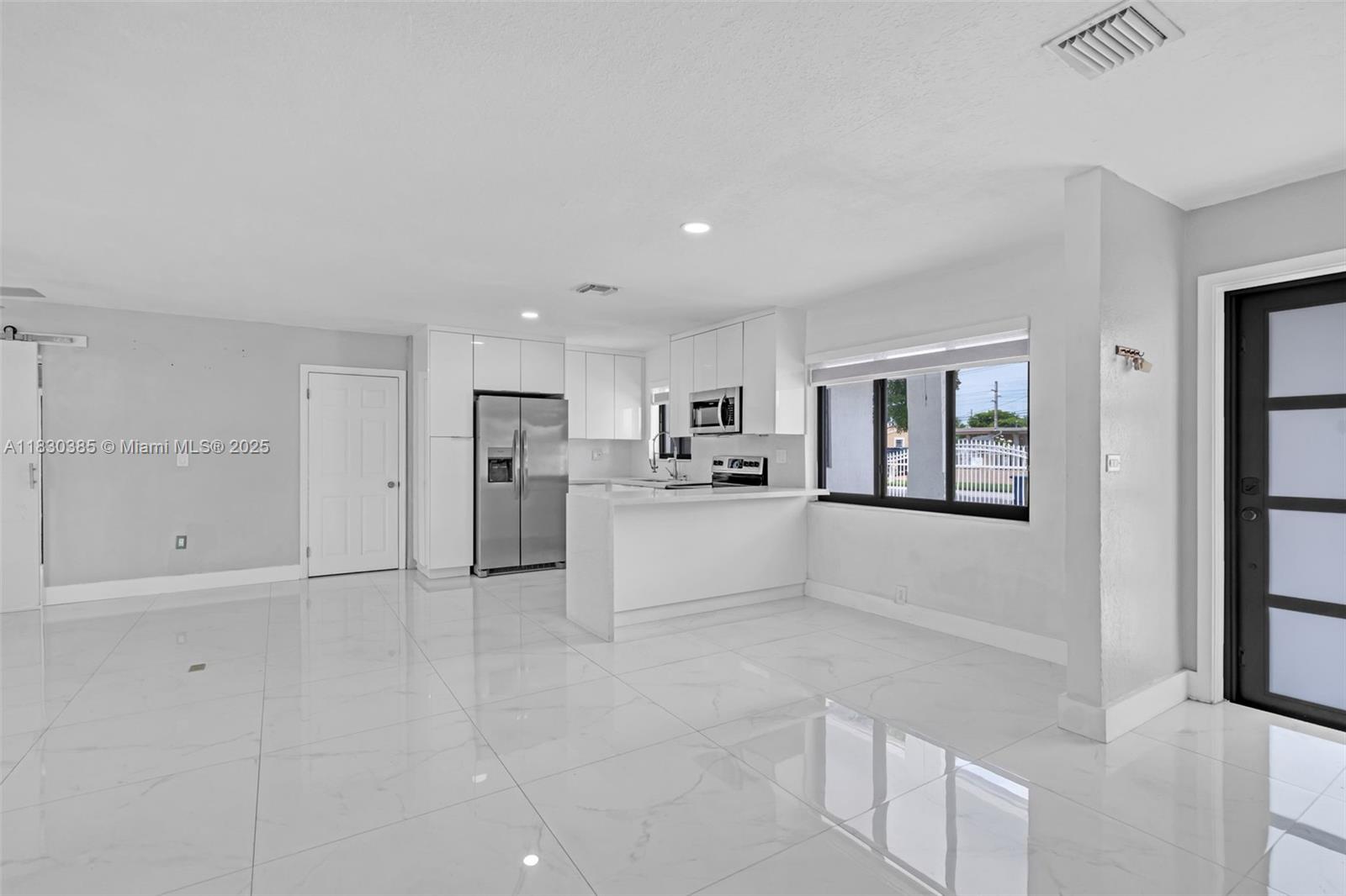 18030 NW 42nd Ct, Miami Gardens, Florida image 4