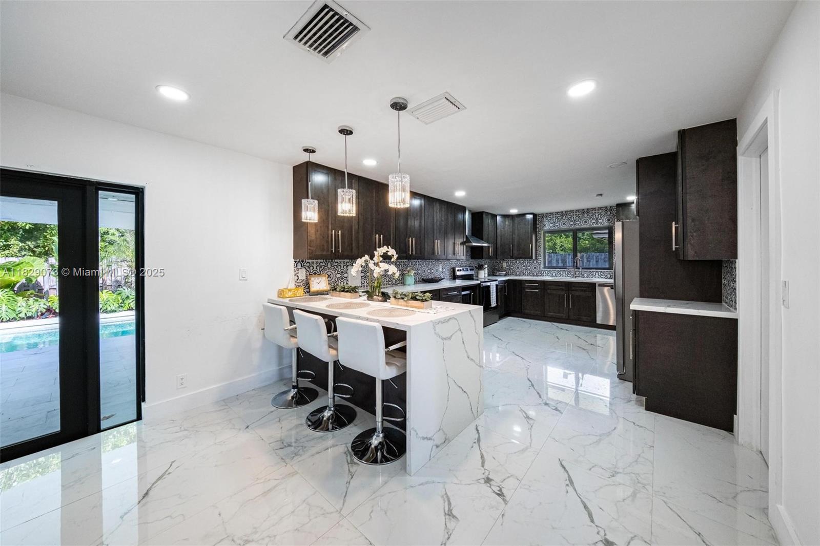 2101 NW 14th Ave, Fort Lauderdale, Florida image 16