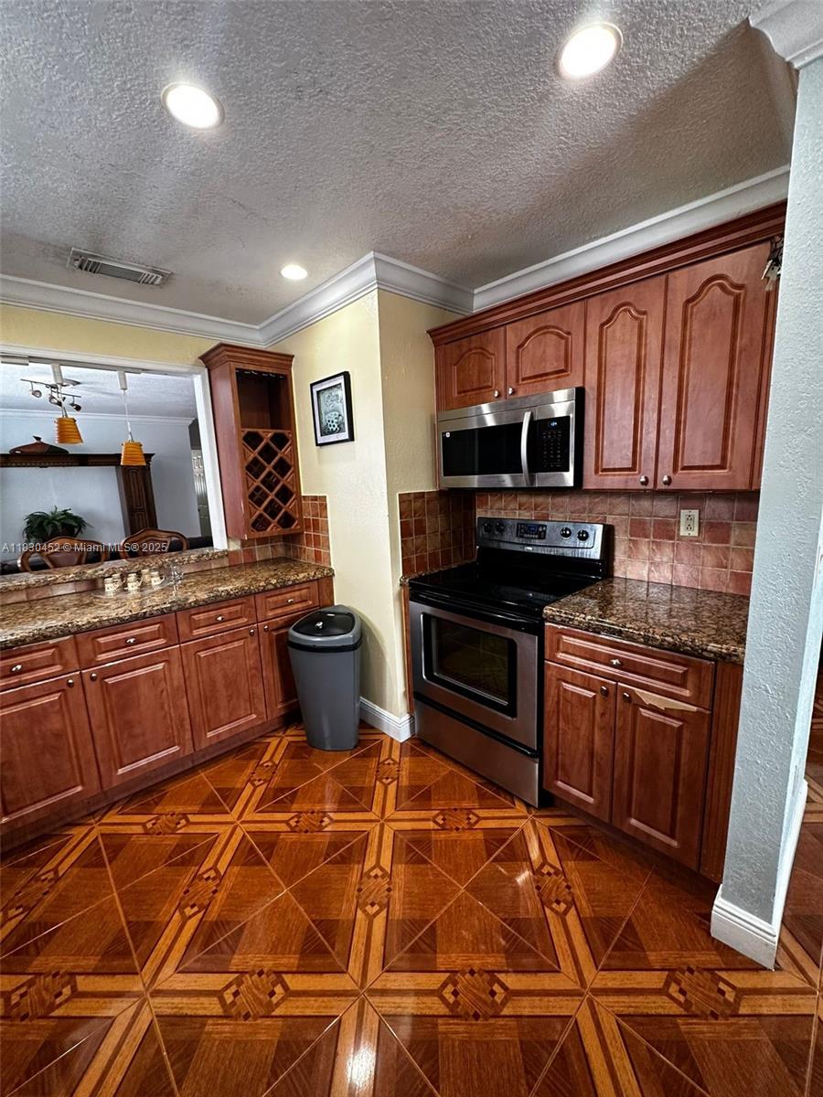 Property photo # 6