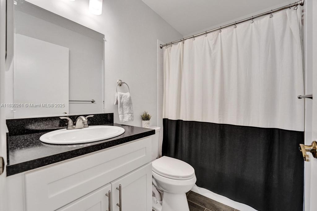 9010 N Lake Park Cir N, Davie, Florida image 35