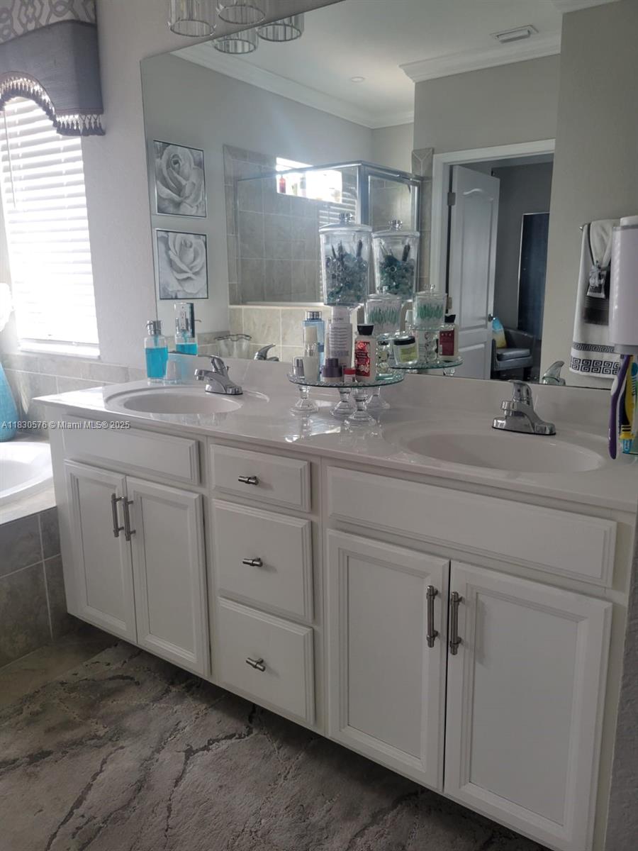 1154 Penrose Ct, Naples, Florida image 11