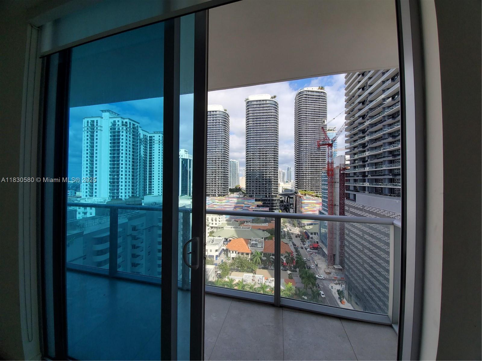 Apartamento à Venda em Miami, FL