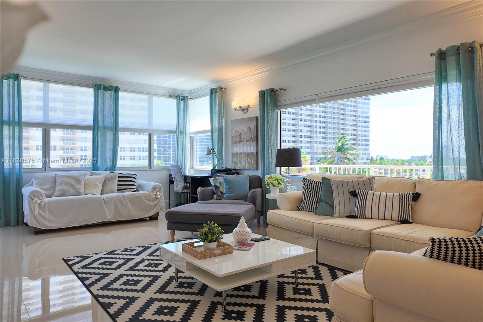 Condo for Sale in Hallandale Beach, FL