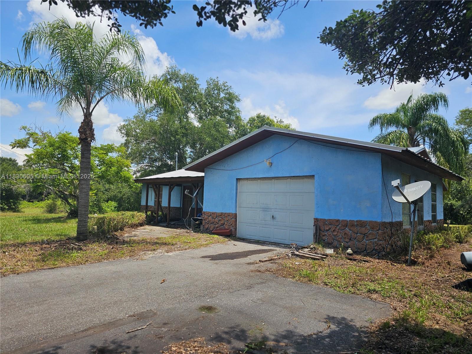 2050 Evans, La Belle, Florida image 2