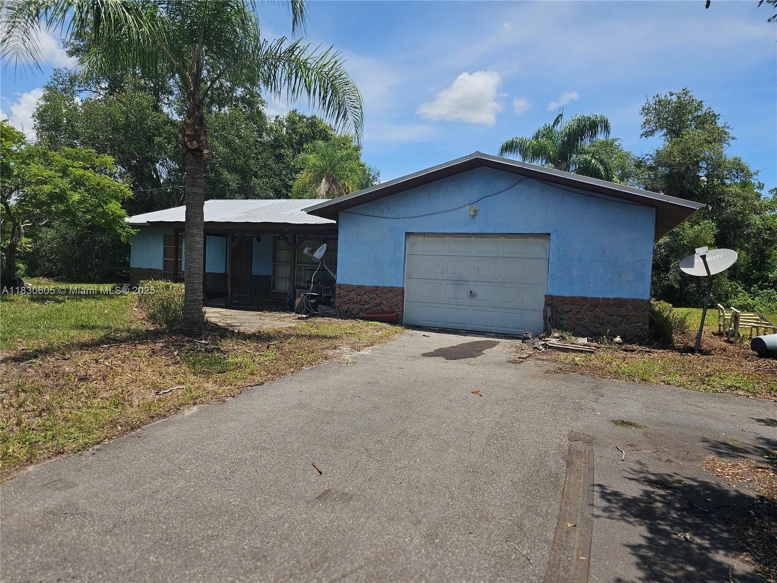 2050 Evans, La Belle, Florida image 3
