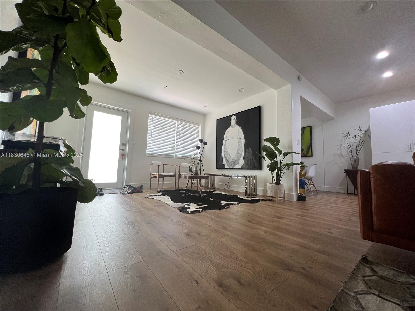 323 NW 105th St, Miami, Florida image 10