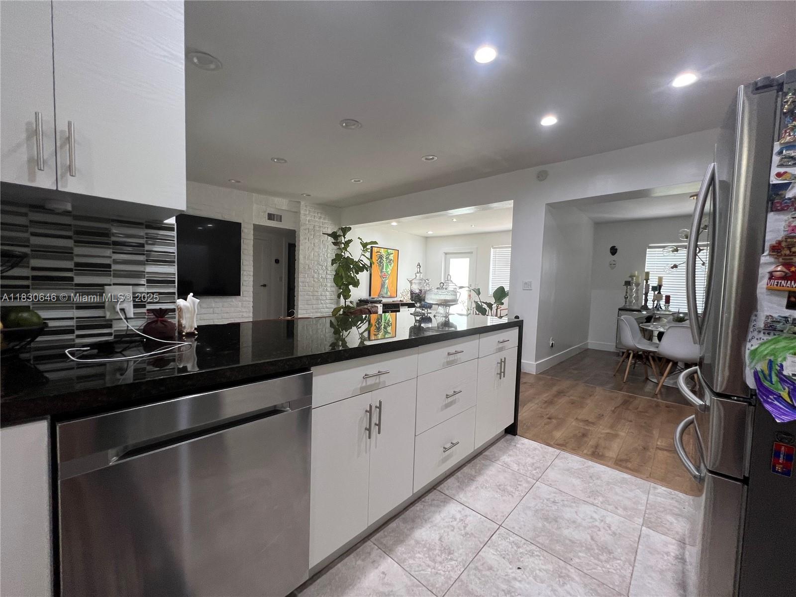 323 NW 105th St, Miami, Florida image 24