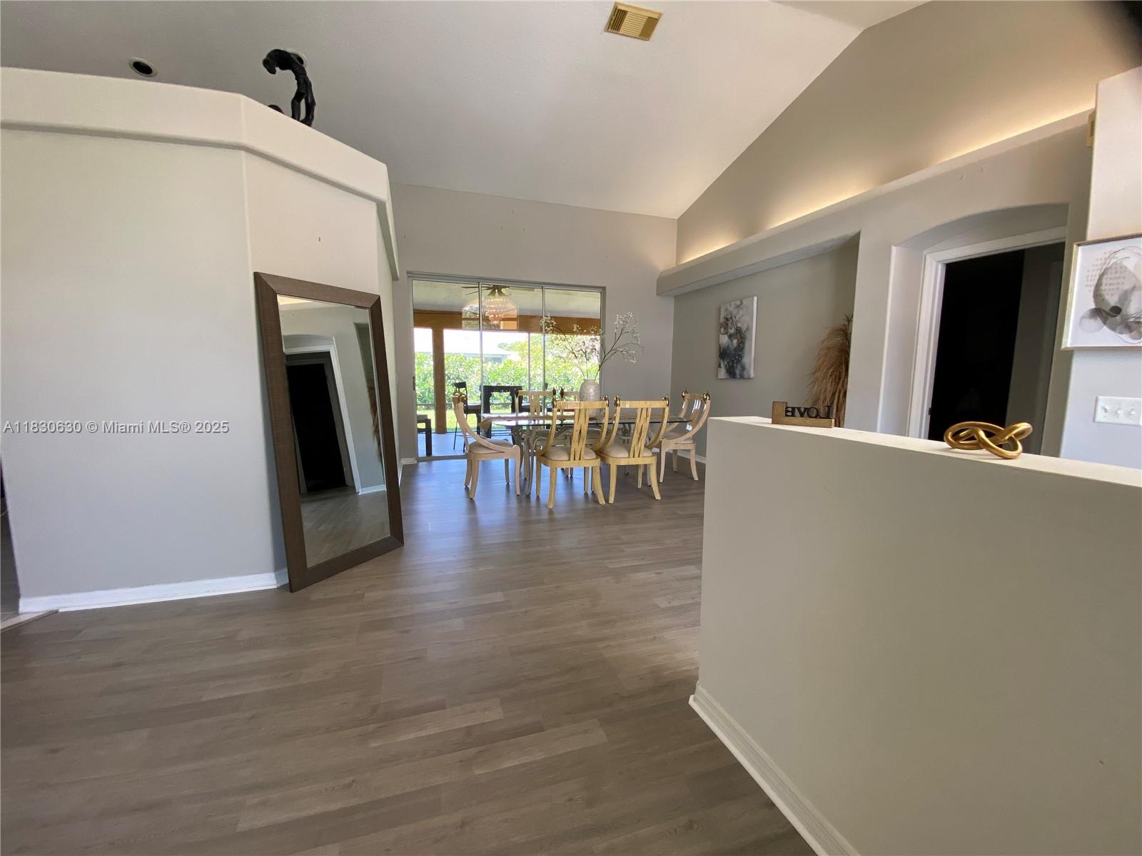 544 SE Nome Dr, Port St. Lucie, Florida image 6