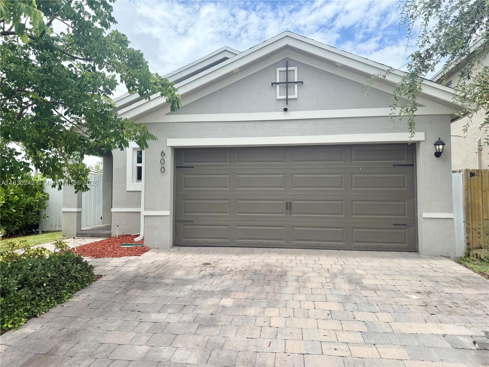 600 NE 5 Terr, Florida City, Florida image 1