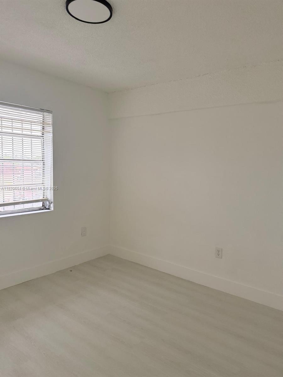 1000 W 28 St #15, Hialeah, Florida image 6