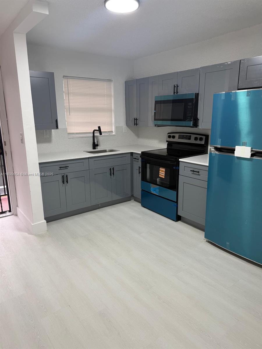 1000 W 28 St #15, Hialeah, Florida image 9