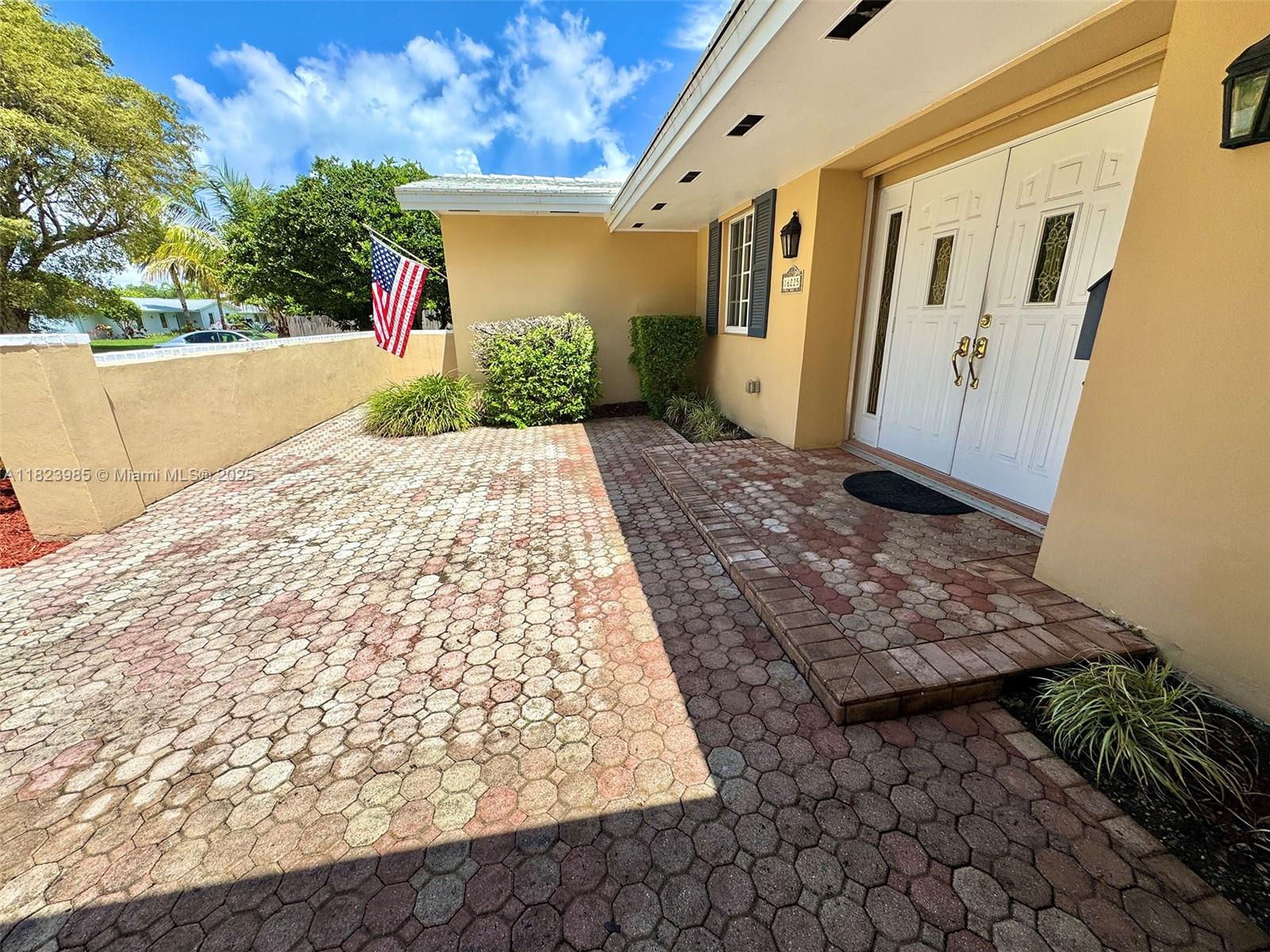 16225 SW 88th Ave Rd, Palmetto Bay, Florida image 2