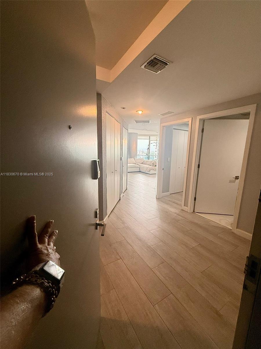 45 SW 9th St #1906, Miami, Florida image 8