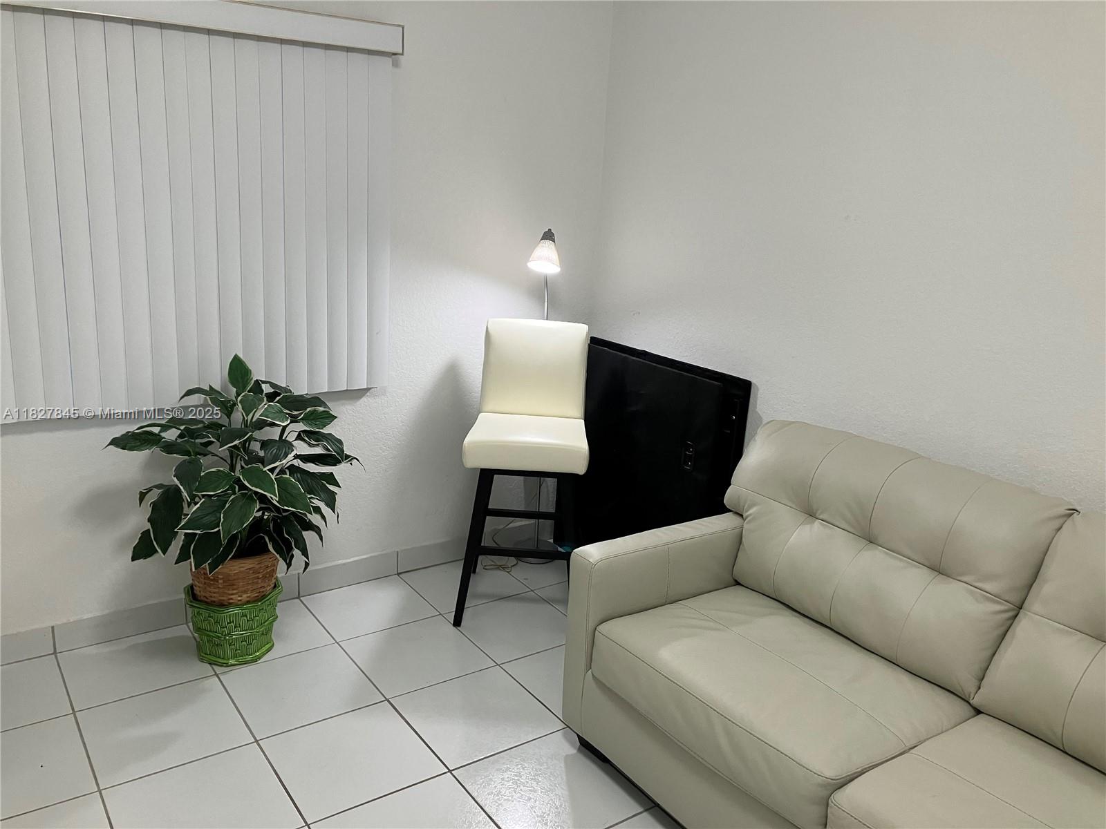 2758 NW 57th St, Miami, Florida image 5