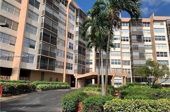 1200 Saint Charles Pl #708, Pembroke Pines, Florida image 1