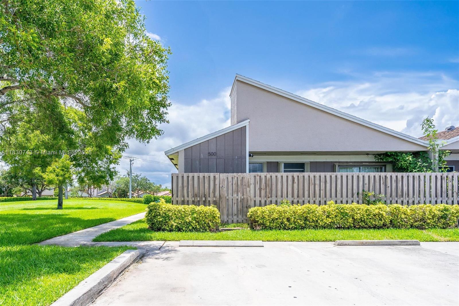 500 S Woodgate Cir #A, Sunrise, Florida image 1