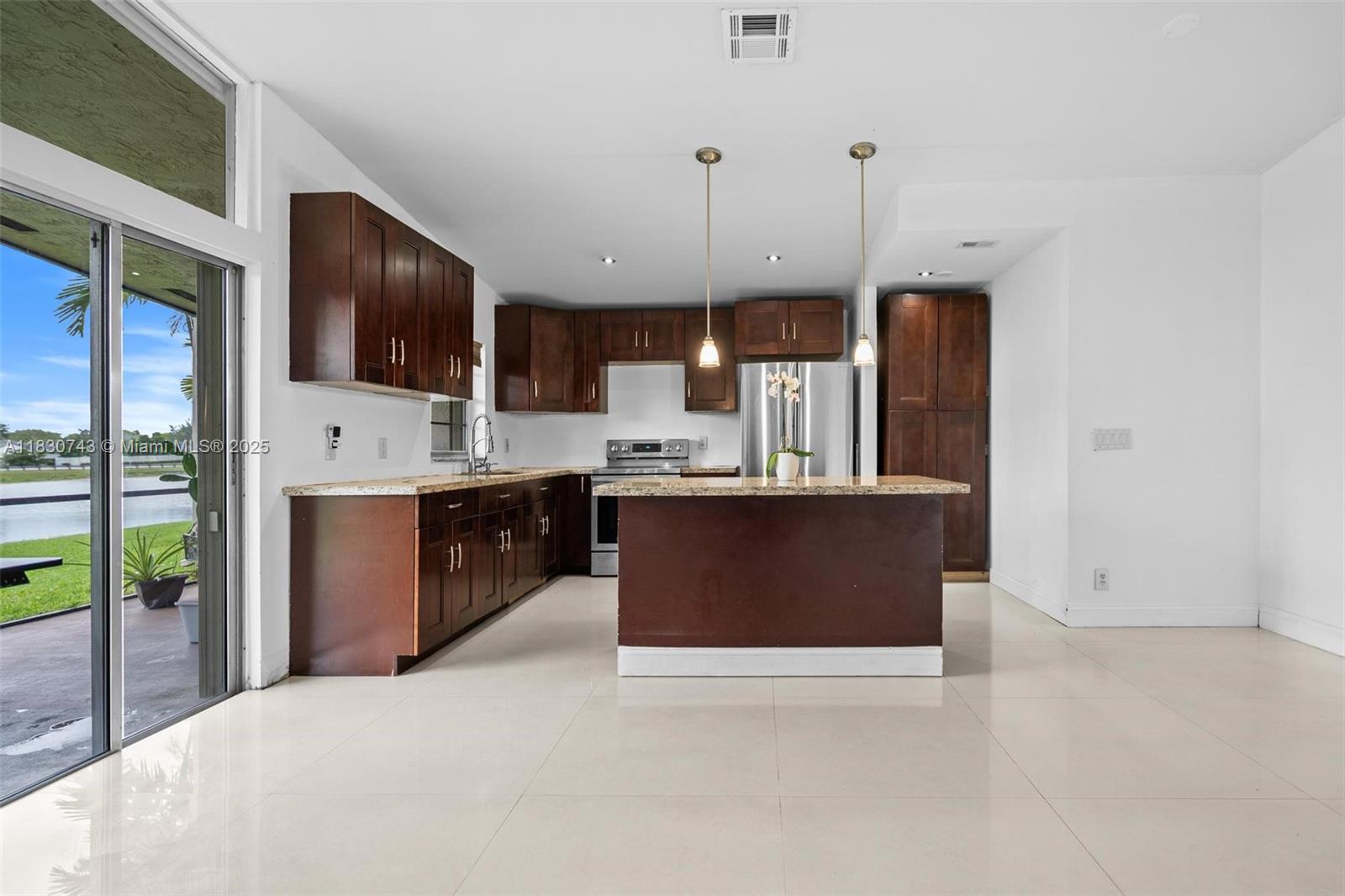 500 S Woodgate Cir #A, Sunrise, Florida image 3