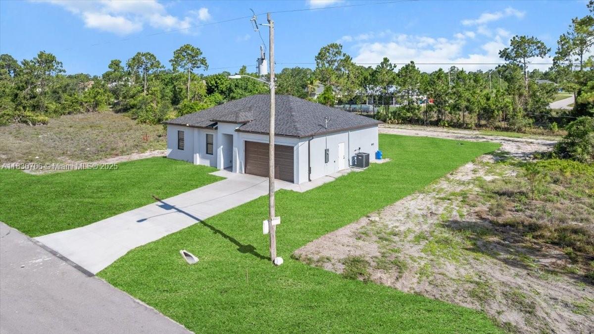 1212 Edelweiss St E, Lehigh Acres, Florida image 4