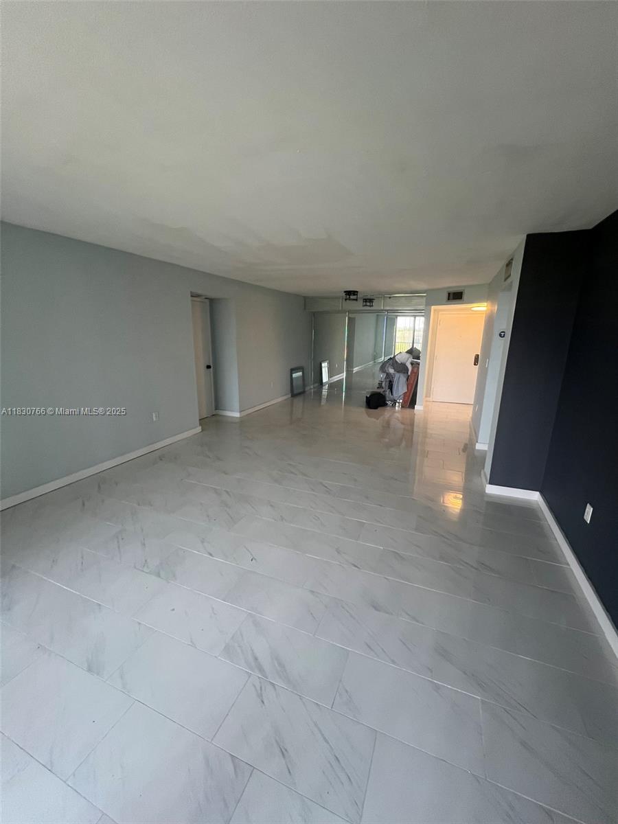 900 NE 195th St, Miami, Florida image 25
