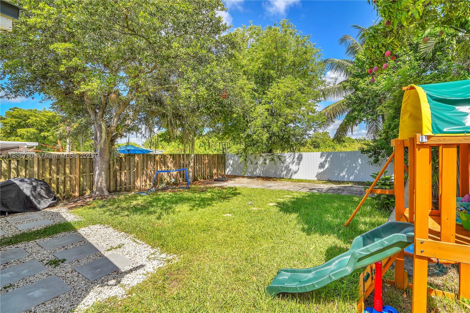 17018 SW 142nd Pl, Miami, Florida image 26