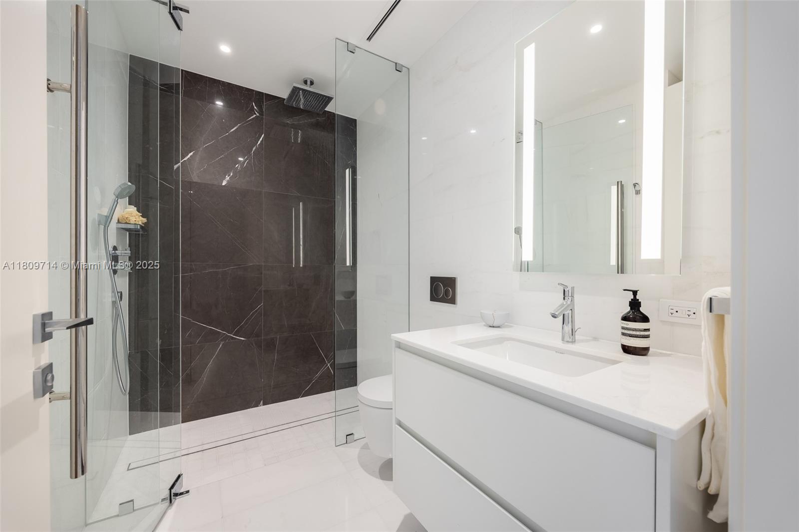 300 Biscayne Boulevard Way #5205W, Miami, Florida image 18