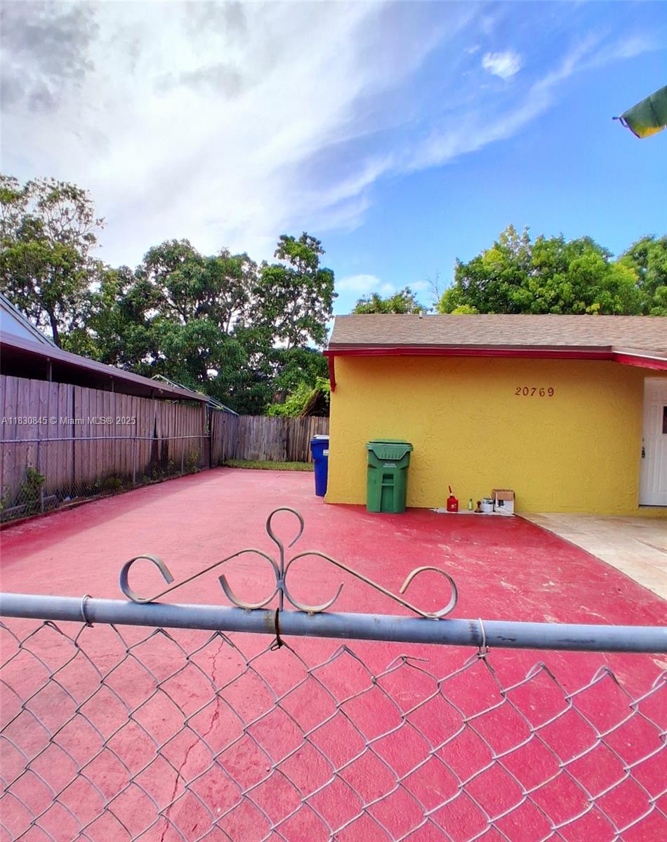 20769 NW 41st Ave Rd, Miami Gardens, Florida image 2