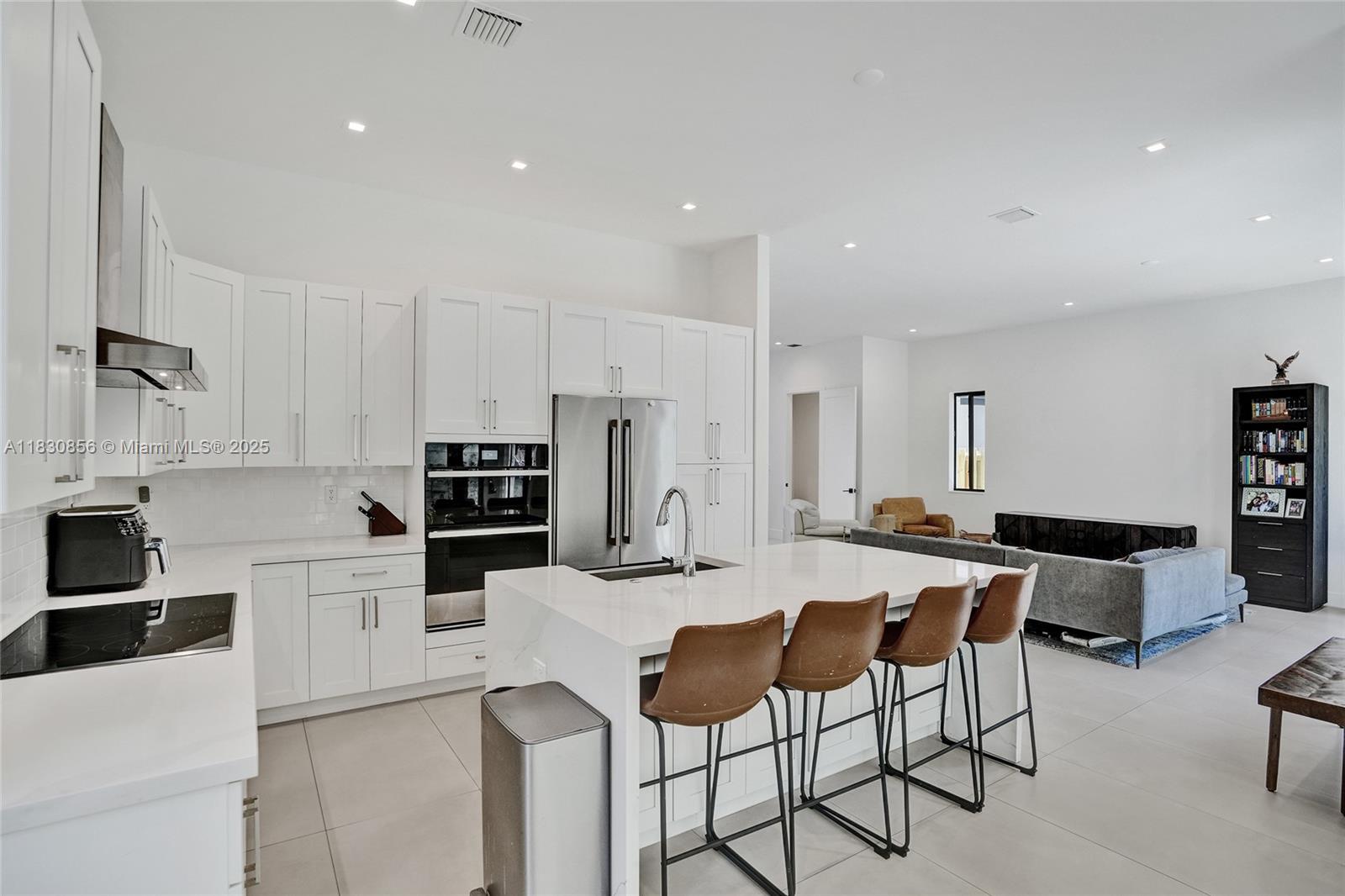 7759 SW 99th St, Miami, Florida image 3